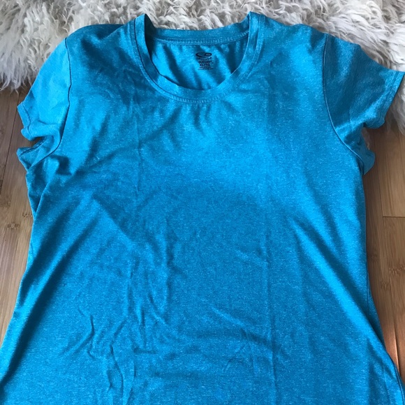 Lot of Five (5) Champion and Fila Shirts XL - Picture 5 of 8